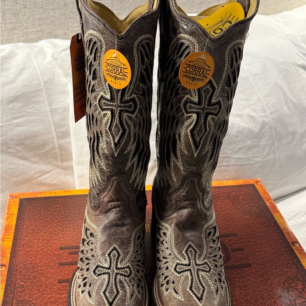 Corral Wing and Cross Tan Sparky Black Western Boots A1197 - Picture 3 of 4
